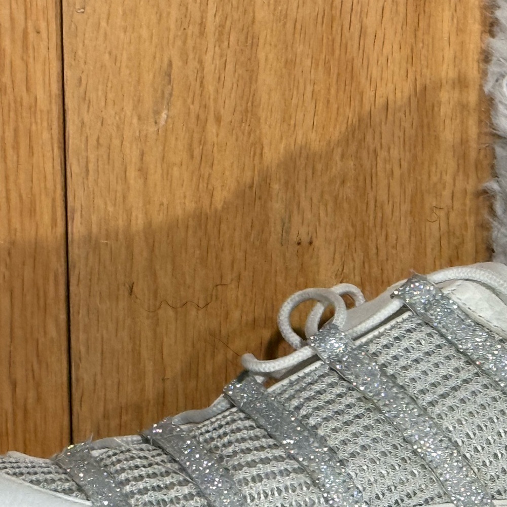 Stuart Weitzman - Picture 3 of 7